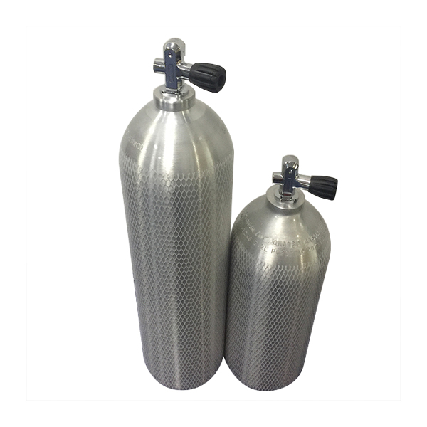 scuba diving tanks